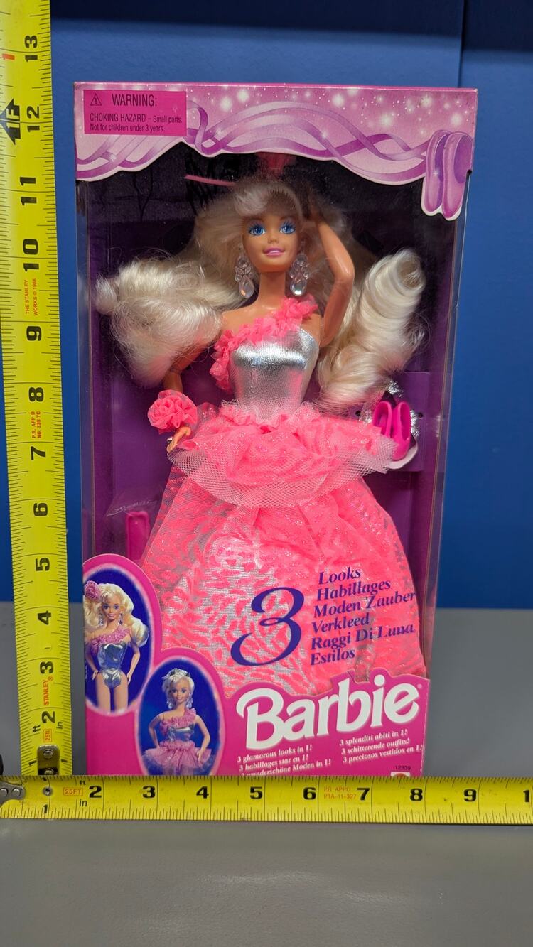 Mattel 3 Looks Barbie Doll 1994 International Version NRFB #12339